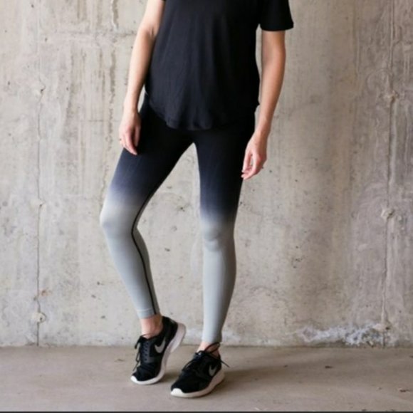 ZYIA Pants - Zyia Seamless Ombre Leggings Blue Gray A6